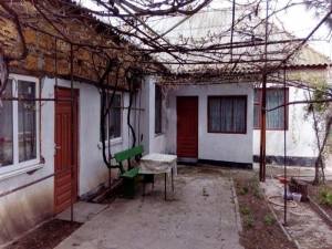 Продается дом в пгт. Черноморское, участок 13, 5 соток