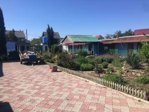 Продается мини-гостиница на участке 9 соток в пгт. Черноморское.