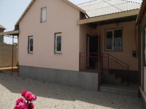 Продам новый дом в Спутник 1 ( от Евпатории 2 км) на участке 6 соток.