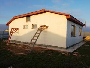 Новый дом с частичной отделкой в приморском селе Штормовое