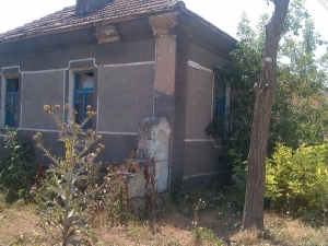 Продается дом в аварийном состоянии, в пгт. Черноморское