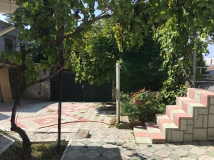 Крым. Продается 2-х этажный дом в пгт. Черноморское